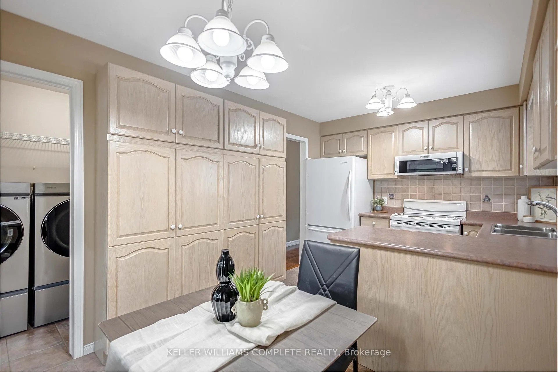 Photo 16 of 57 Hepburn Crescent, Hamilton, Mountview — HOMEH