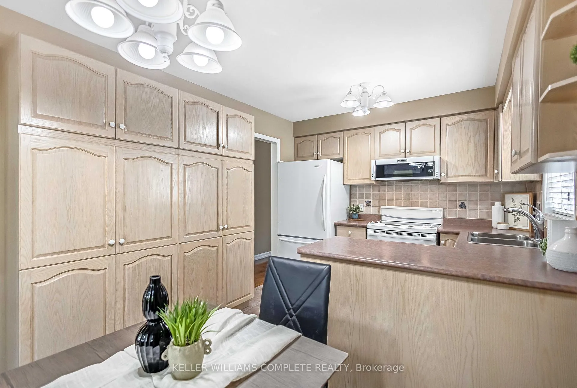 Photo 17 of 57 Hepburn Crescent, Hamilton, Mountview — HOMEH