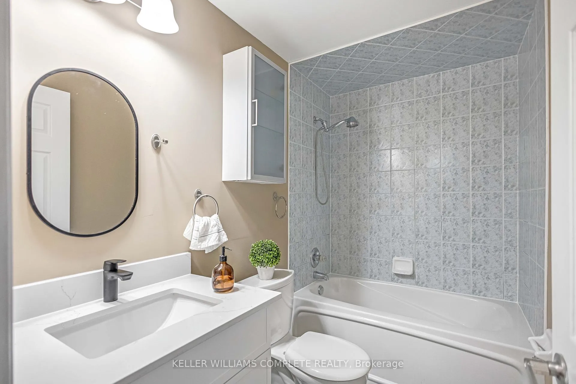 Photo 36 of 57 Hepburn Crescent, Hamilton, Mountview — HOMEH