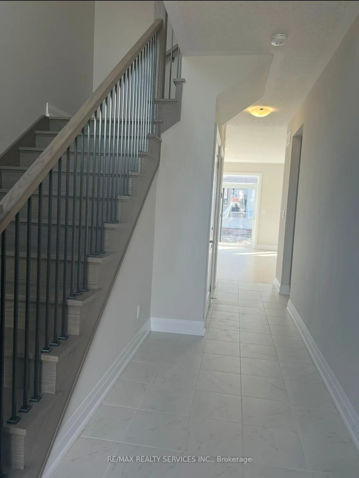 Photo 2 of 30 Shaded Creek Drive, Kitchener — HOMEH