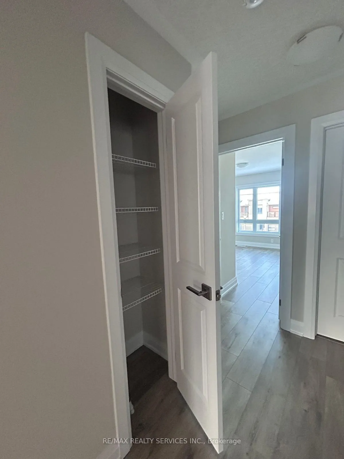 Photo 10 of 30 Shaded Creek Drive, Kitchener — HOMEH