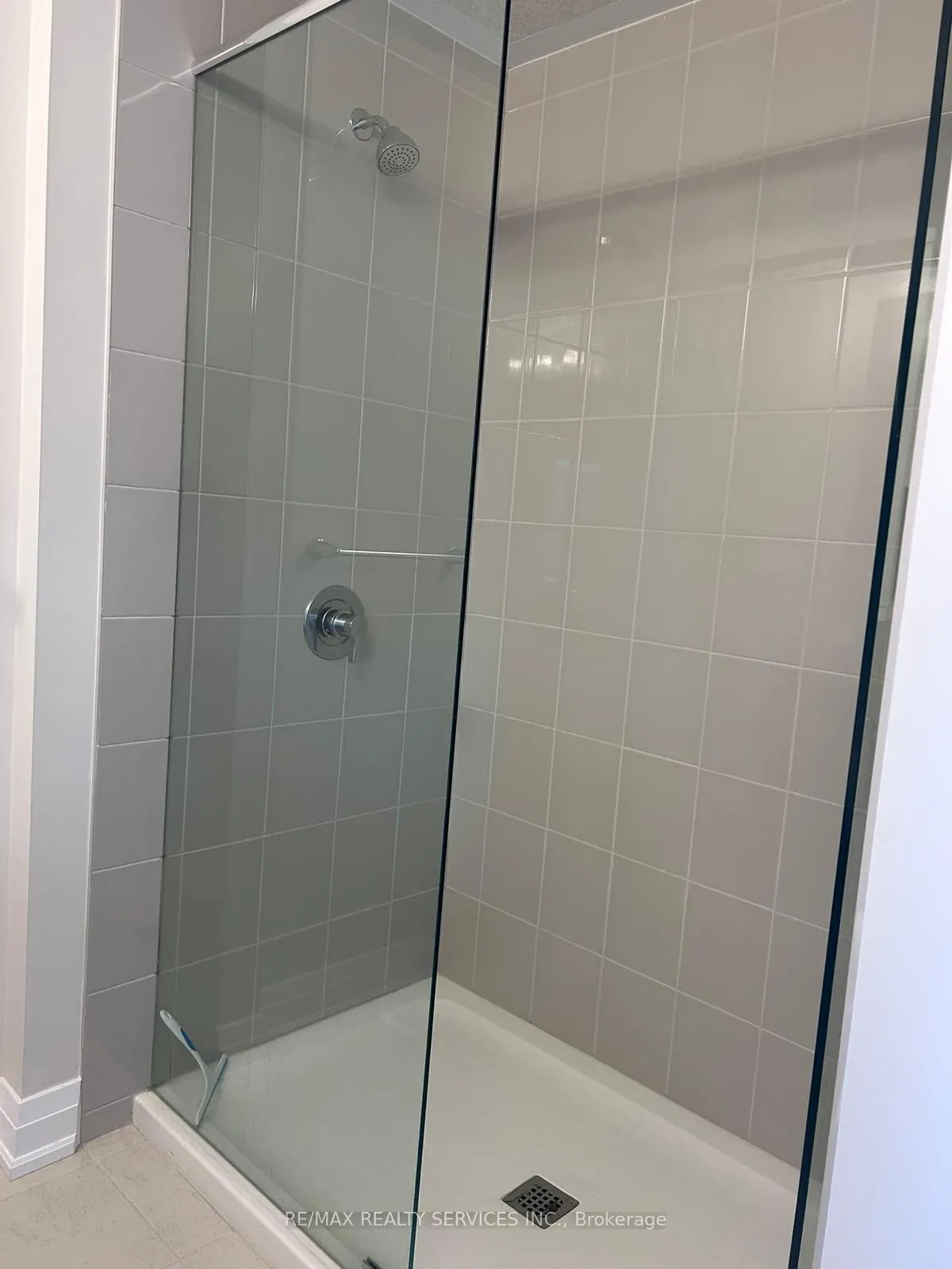Photo 11 of 30 Shaded Creek Drive, Kitchener — HOMEH