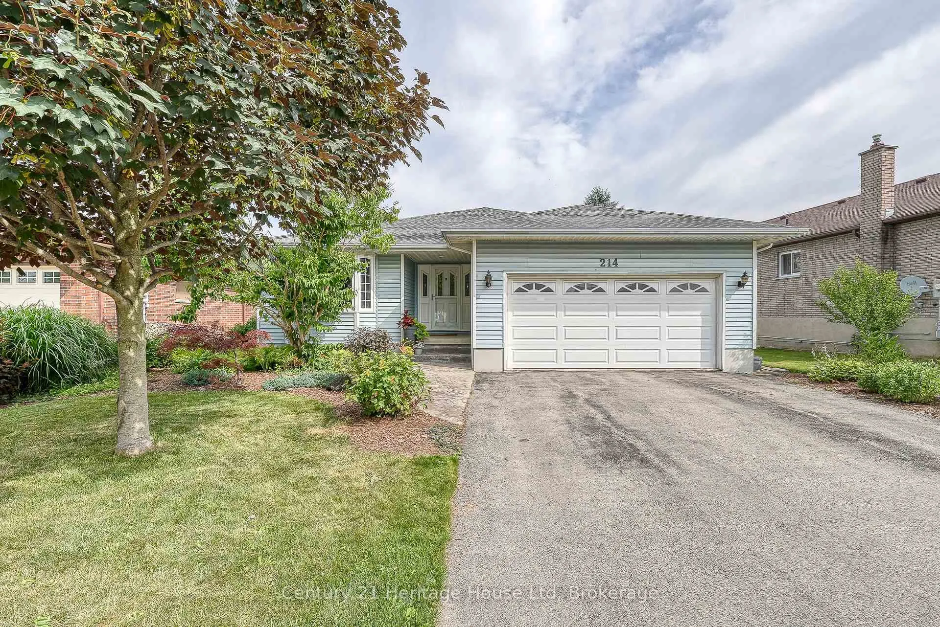 Photo 2 of 214 John Street S, Stratford — HOMEH