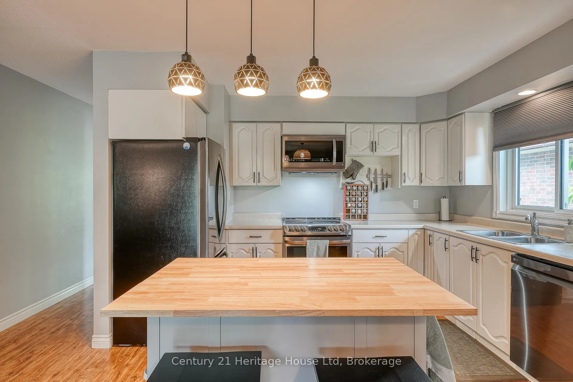 Photo 11 of 214 John Street S, Stratford — HOMEH