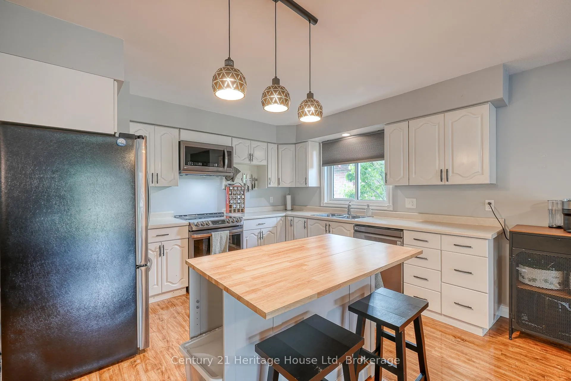 Photo 12 of 214 John Street S, Stratford — HOMEH