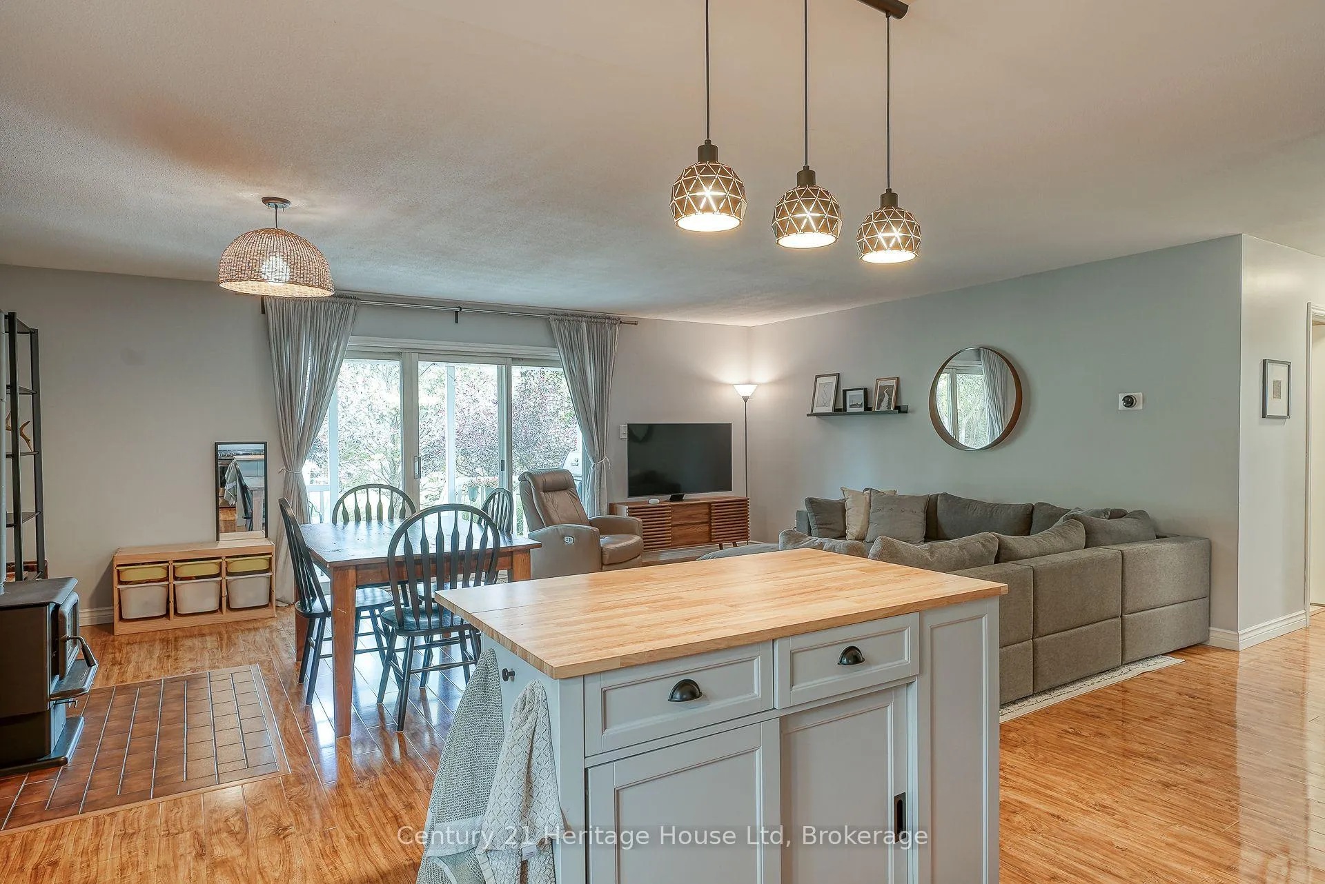 Photo 13 of 214 John Street S, Stratford — HOMEH