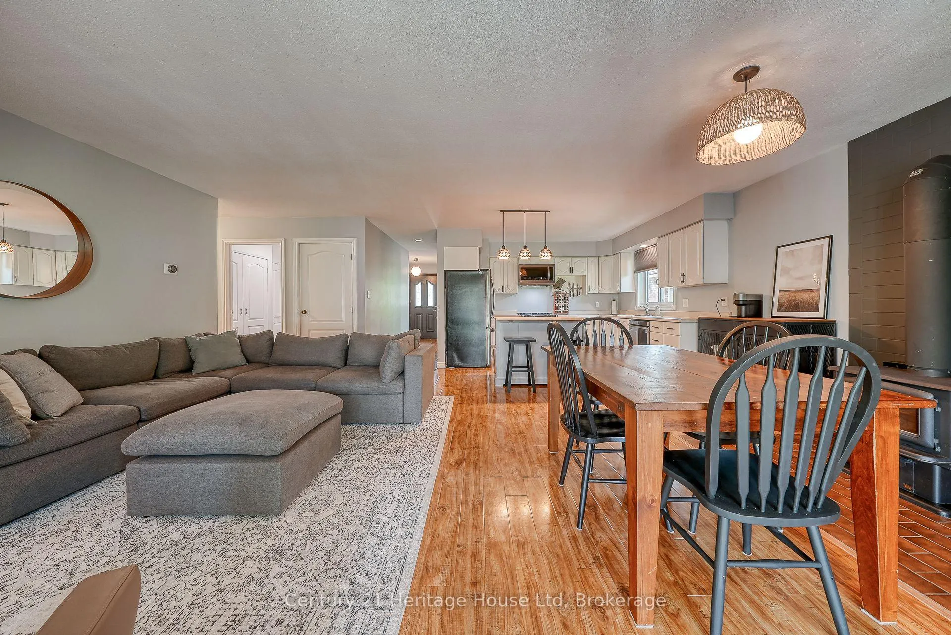 Photo 14 of 214 John Street S, Stratford — HOMEH