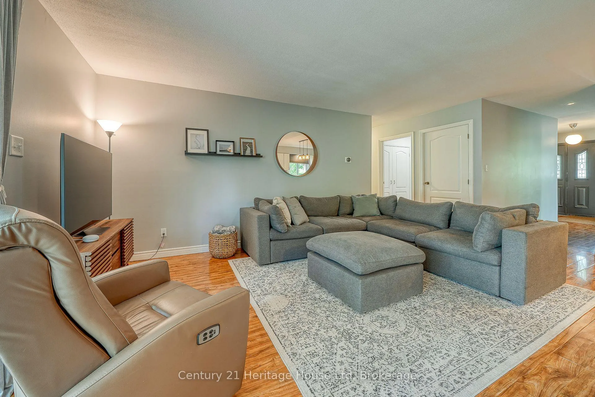 Photo 16 of 214 John Street S, Stratford — HOMEH