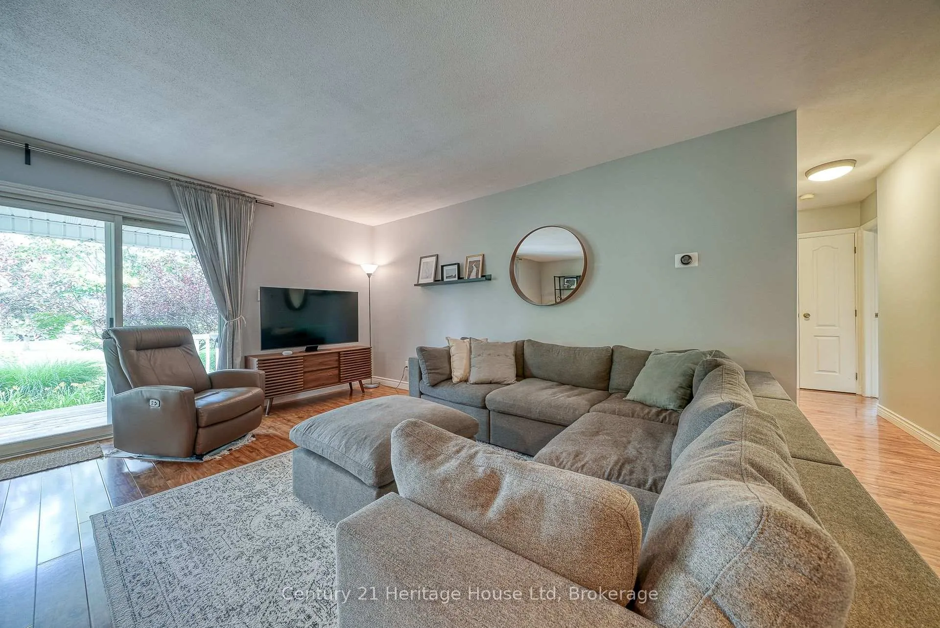Photo 18 of 214 John Street S, Stratford — HOMEH