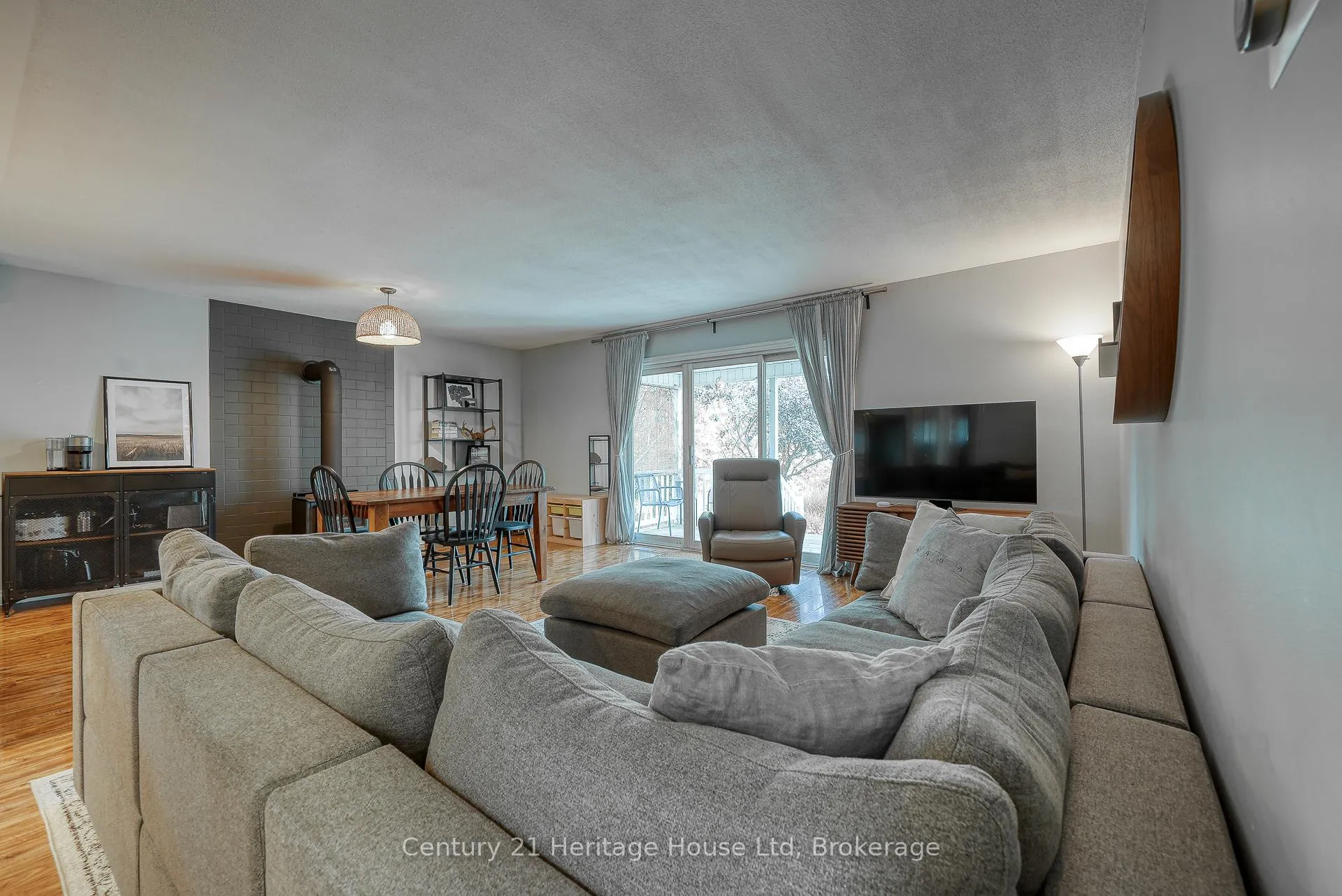 Photo 19 of 214 John Street S, Stratford — HOMEH