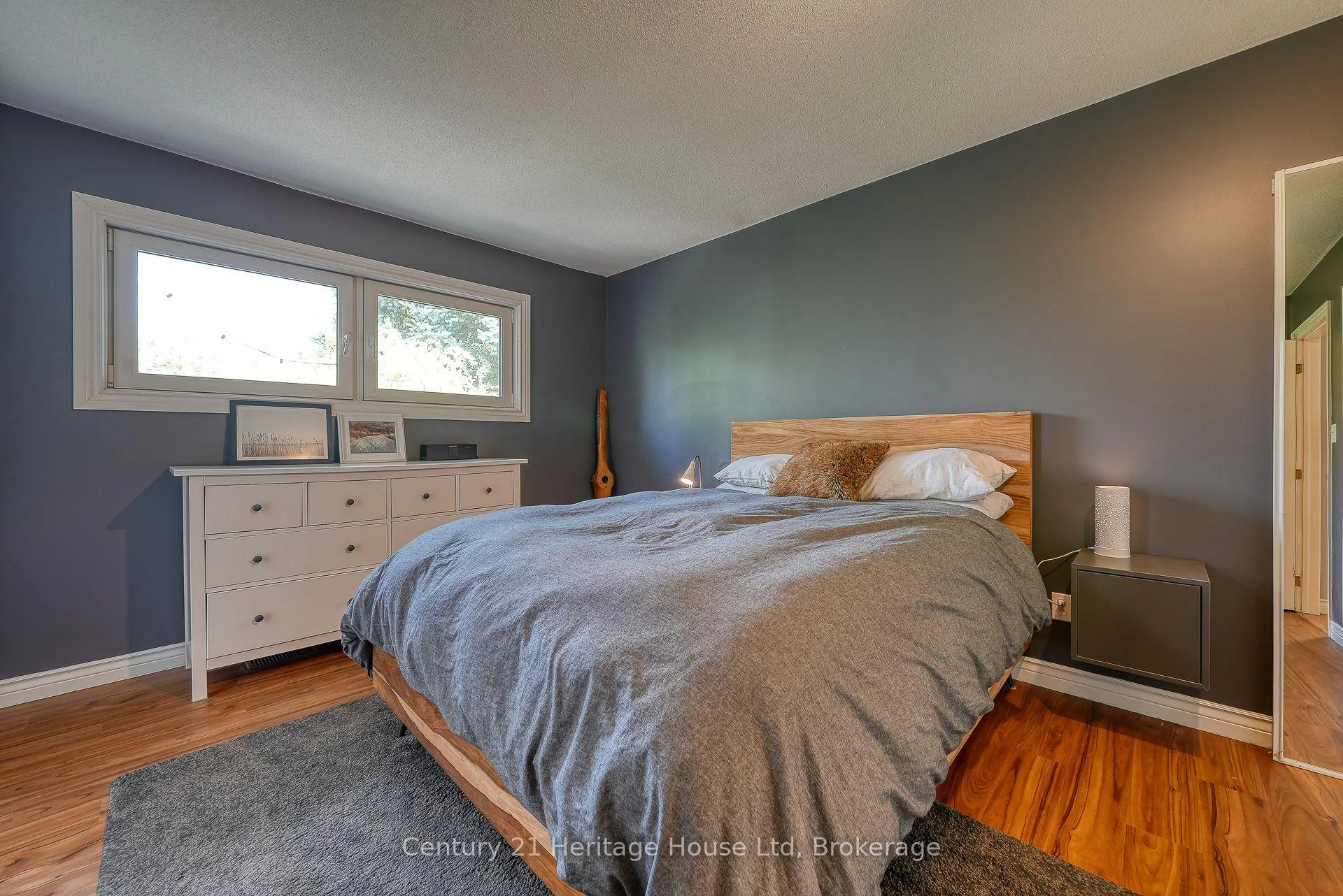Photo 25 of 214 John Street S, Stratford — HOMEH