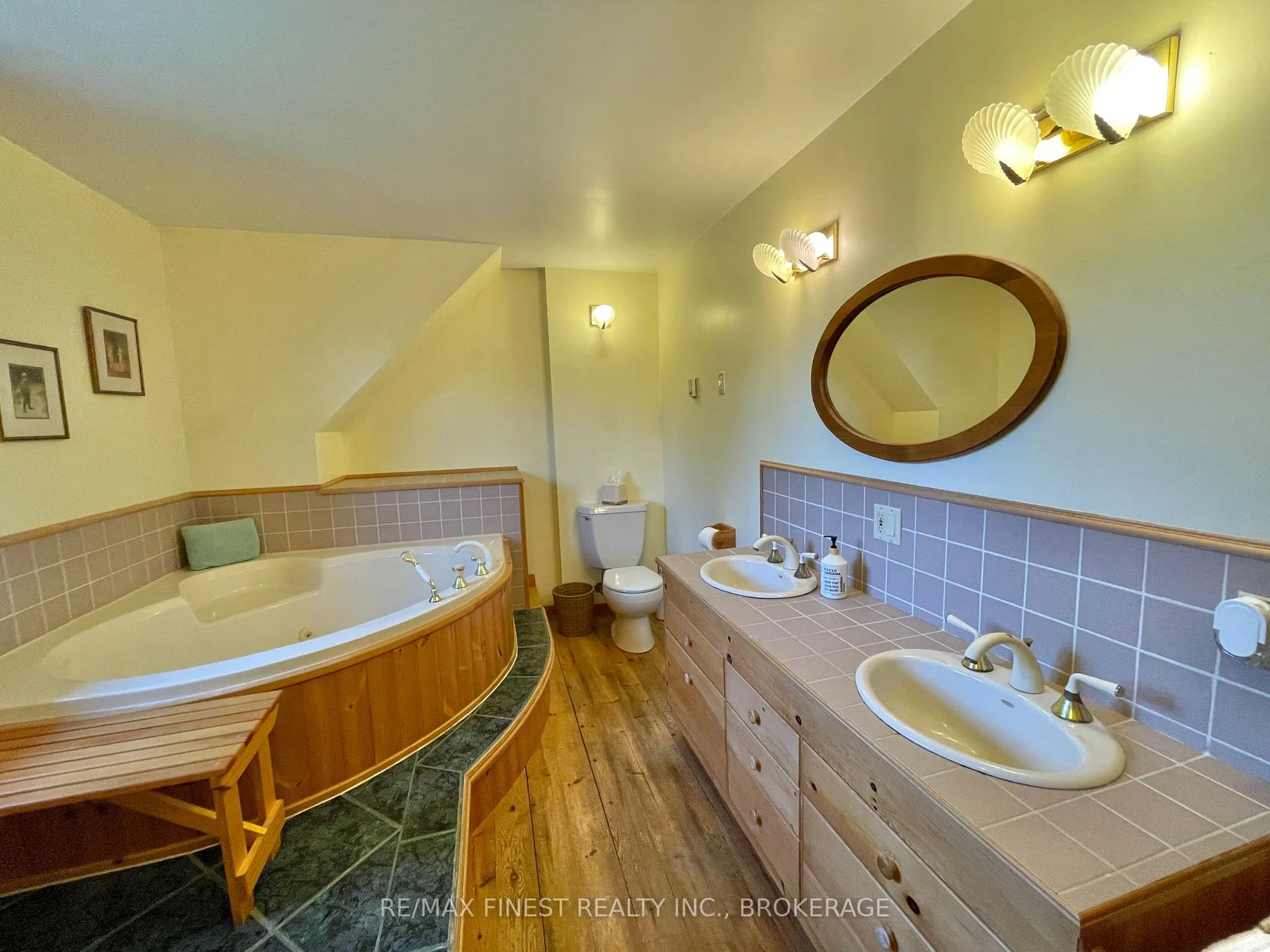 Photo 23 of 1132 Leach Lane, Frontenac, Frontenac South — HOMEH