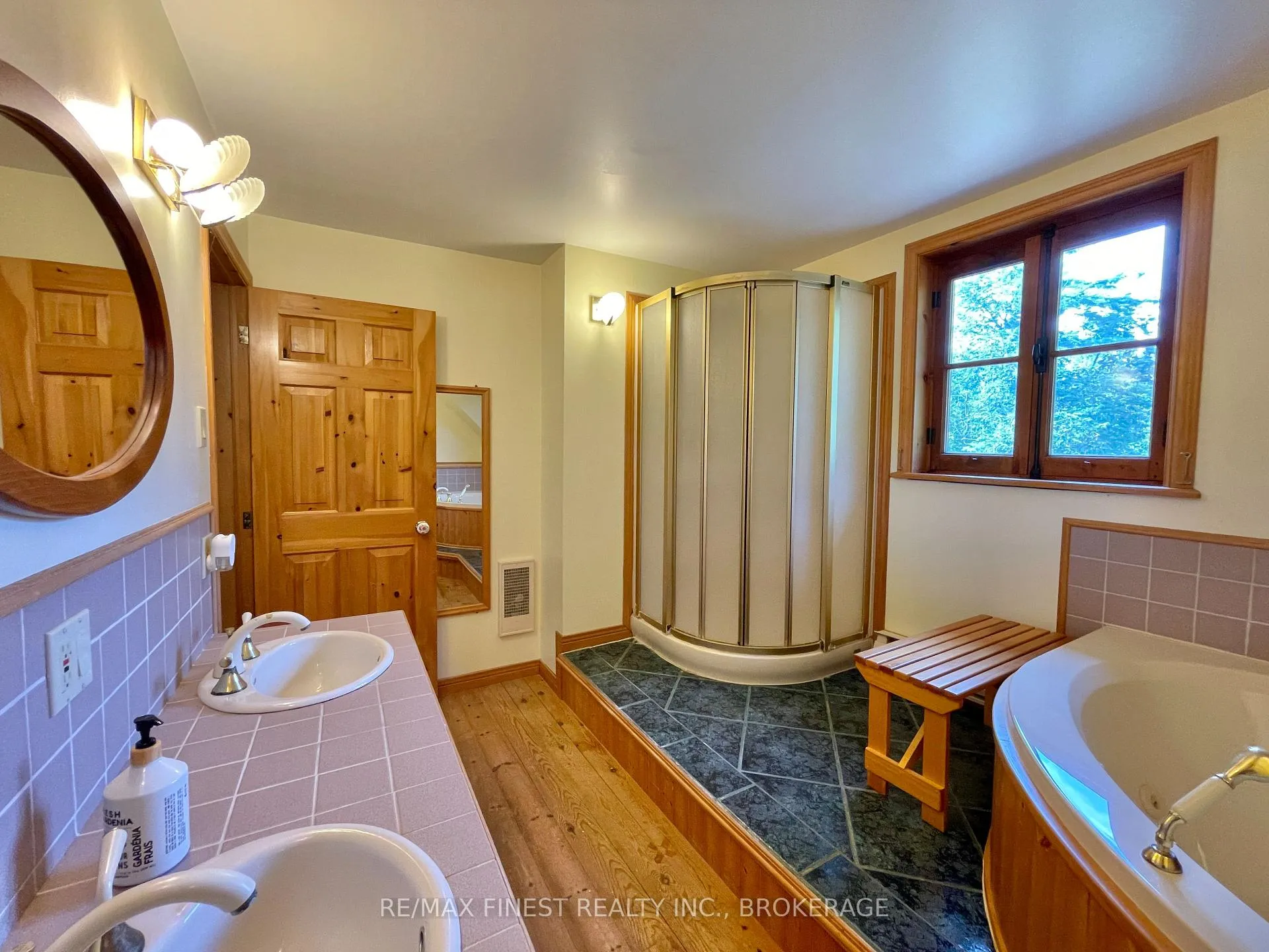 Photo 24 of 1132 Leach Lane, Frontenac, Frontenac South — HOMEH