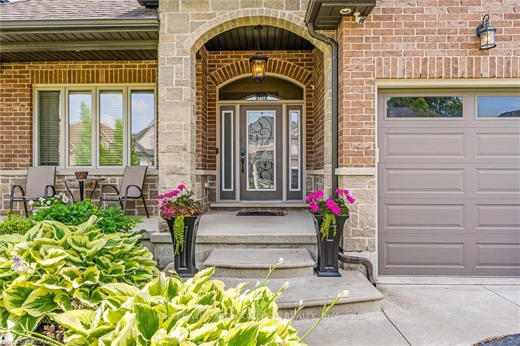 Photo 4 of 180 Mother's Street, Hamilton, Rural Glanbrook — HOMEH
