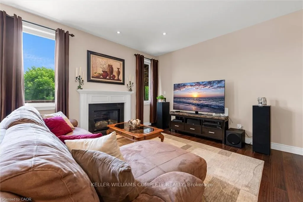 Photo 12 of 180 Mother's Street, Hamilton, Rural Glanbrook — HOMEH
