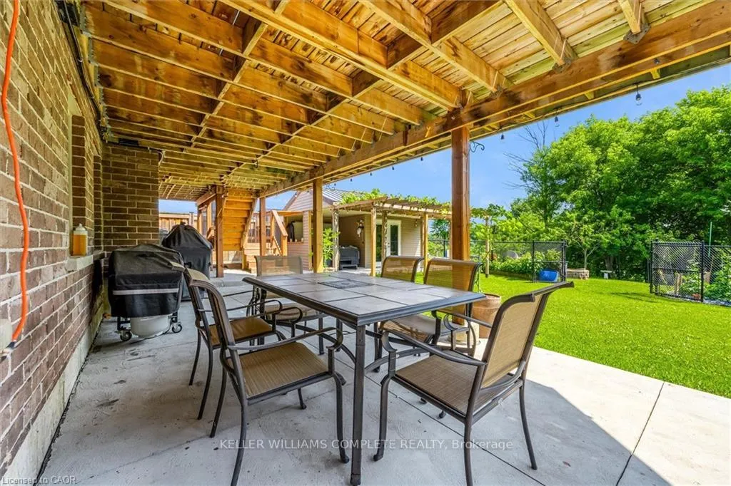 Photo 39 of 180 Mother's Street, Hamilton, Rural Glanbrook — HOMEH
