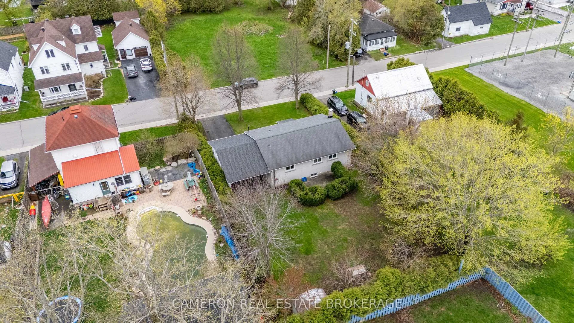Photo 4 of 83 Elgin Street W, North Glengarry, Alexandria — HOMEH