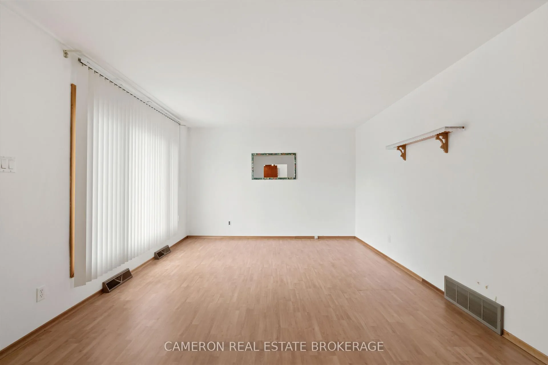 Photo 11 of 83 Elgin Street W, North Glengarry, Alexandria — HOMEH