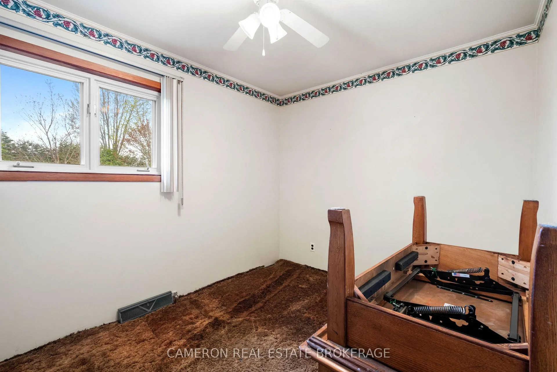 Photo 15 of 83 Elgin Street W, North Glengarry, Alexandria — HOMEH