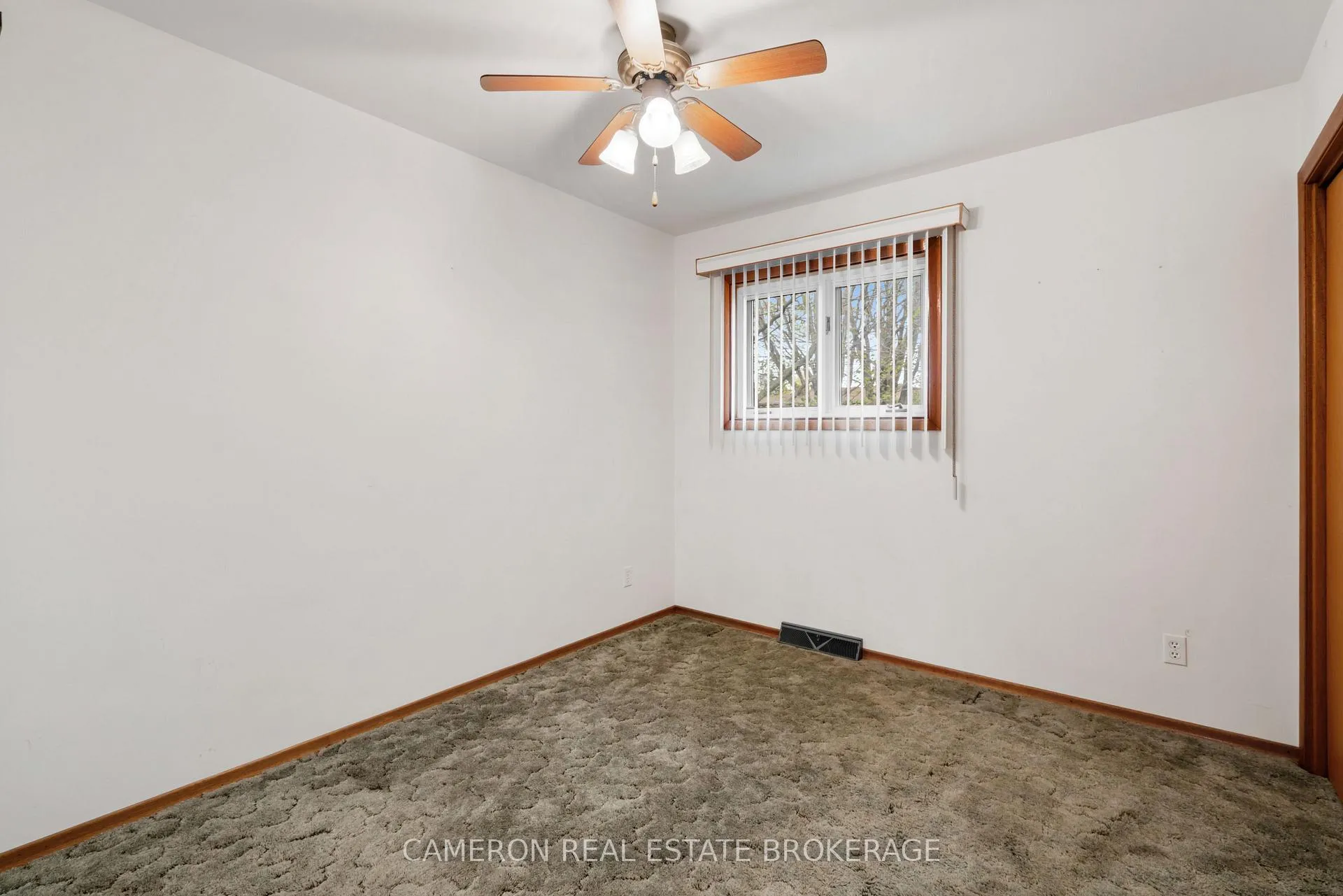 Photo 17 of 83 Elgin Street W, North Glengarry, Alexandria — HOMEH