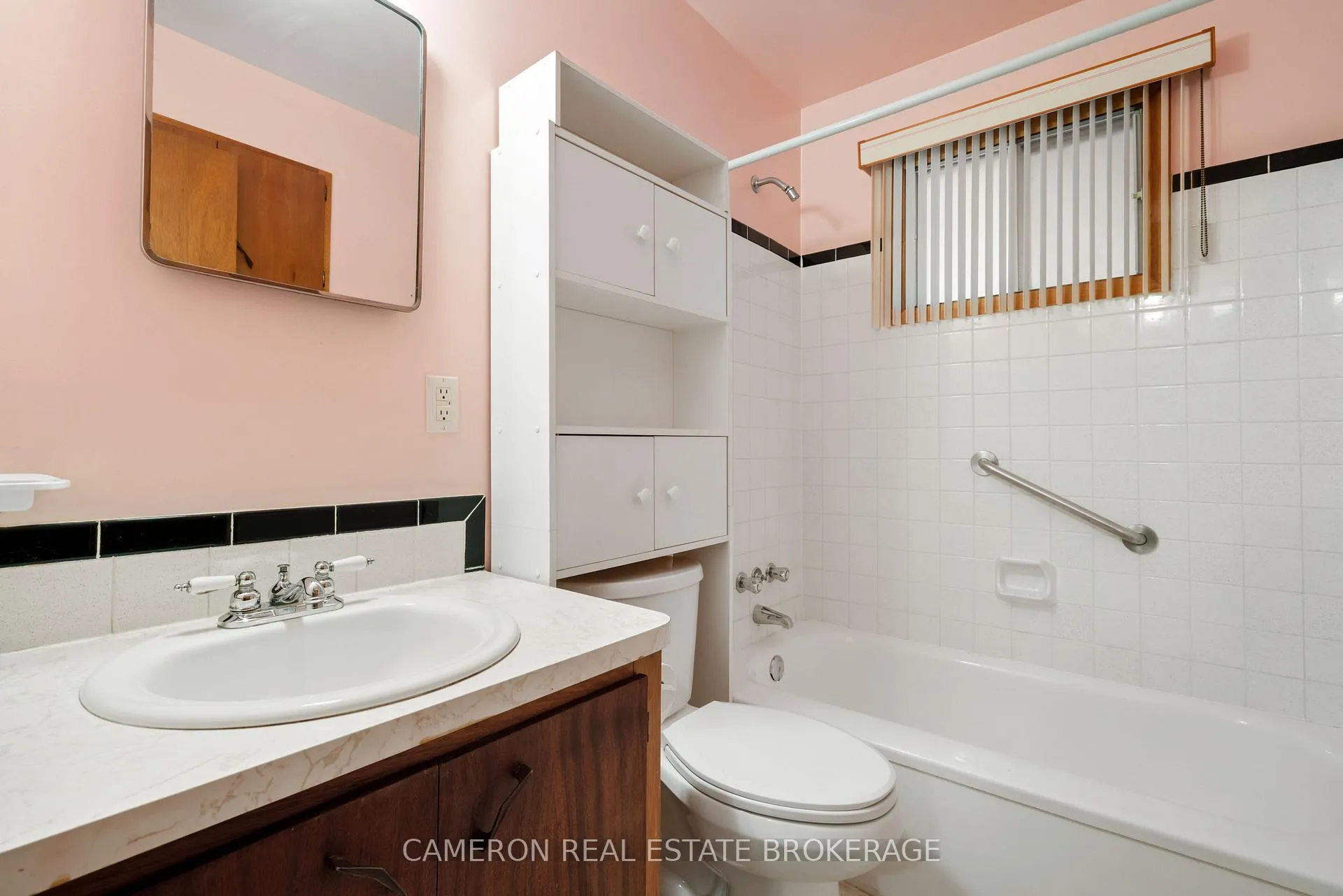 Photo 19 of 83 Elgin Street W, North Glengarry, Alexandria — HOMEH
