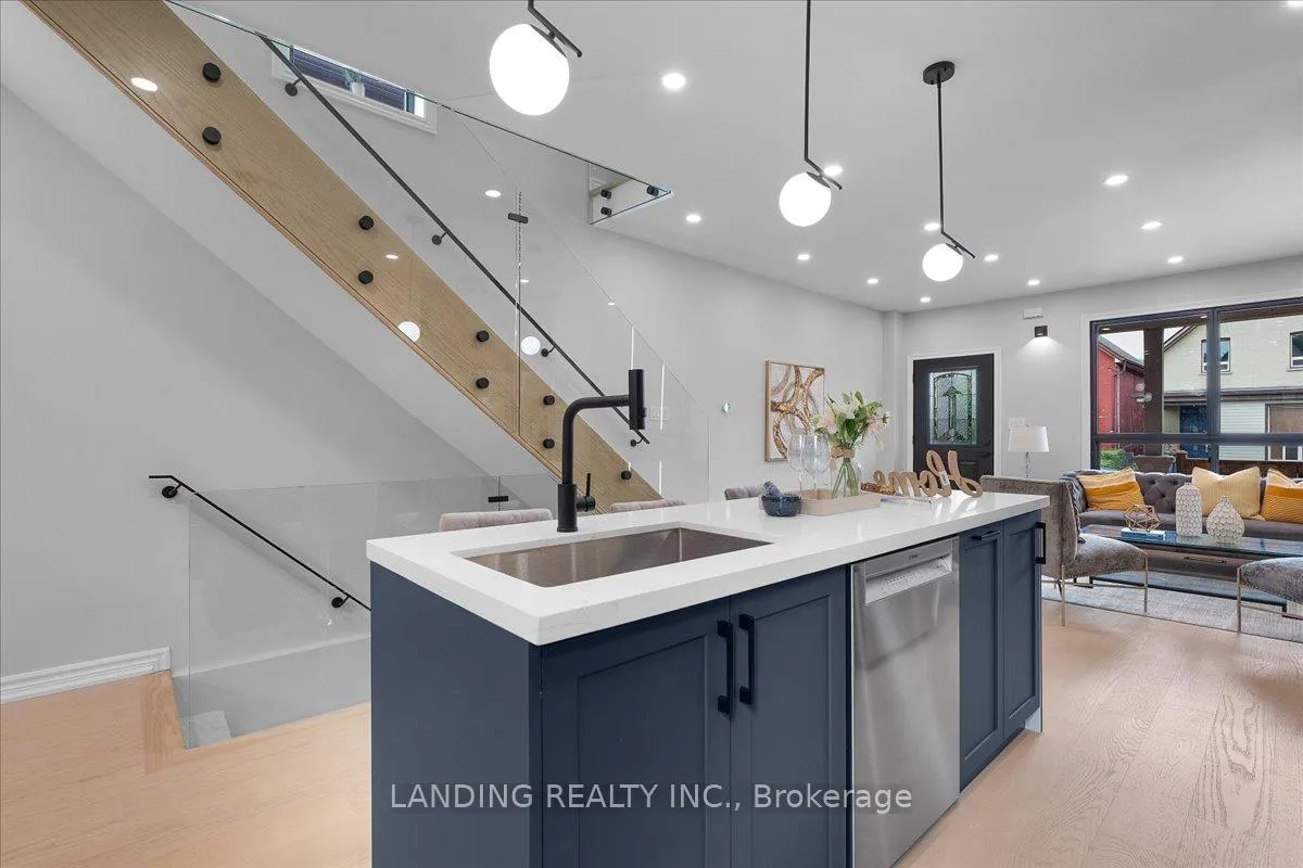 Photo 8 of 113 Tisdale Street N, Hamilton, Landsdale — HOMEH