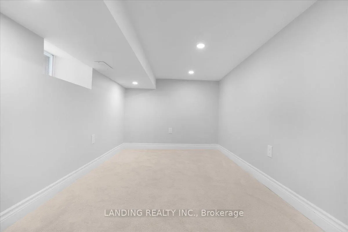 Photo 23 of 113 Tisdale Street N, Hamilton, Landsdale — HOMEH