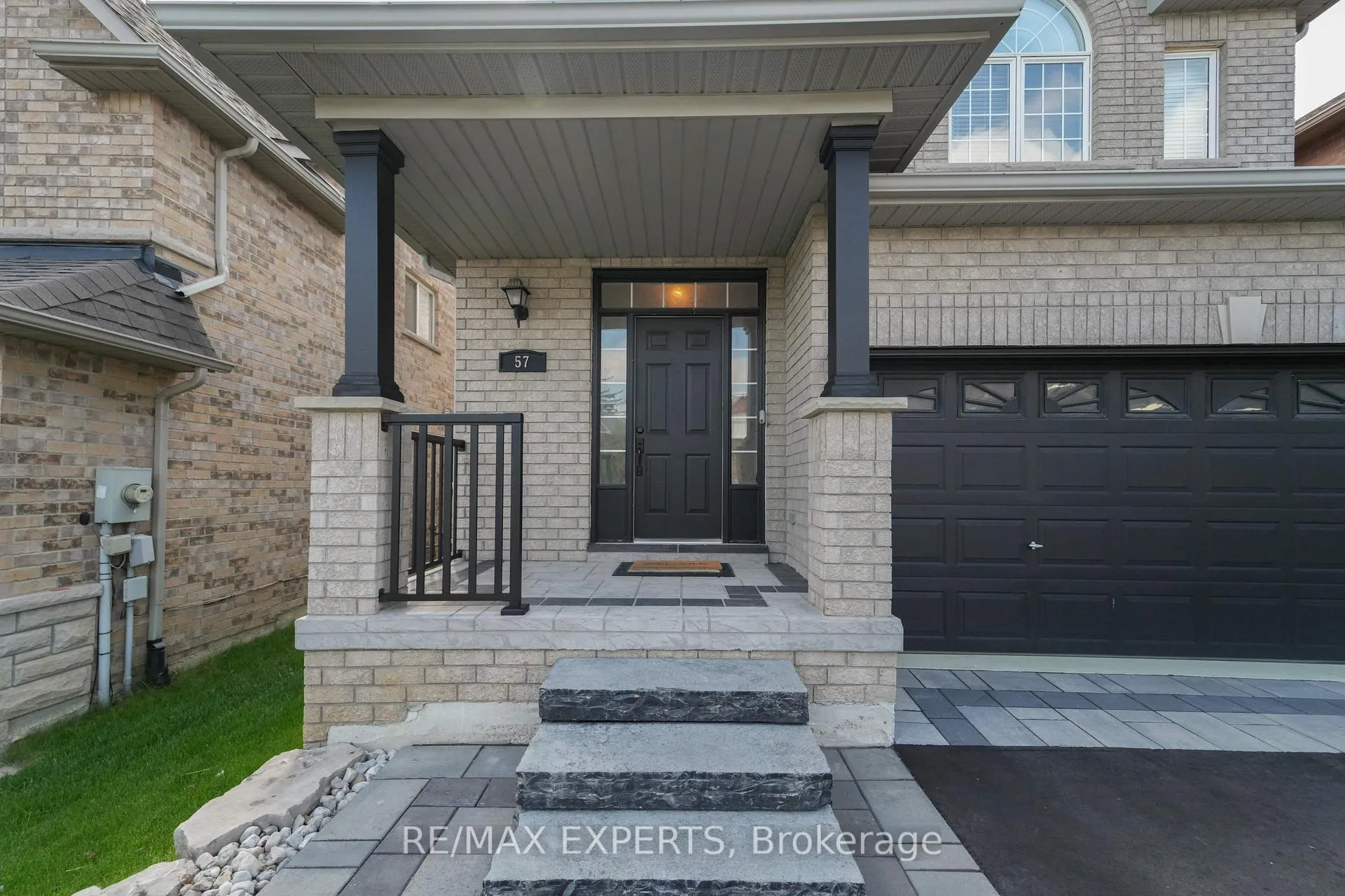Photo 3 of 57 Gray Park Drive, Caledon, Bolton North — HOMEH