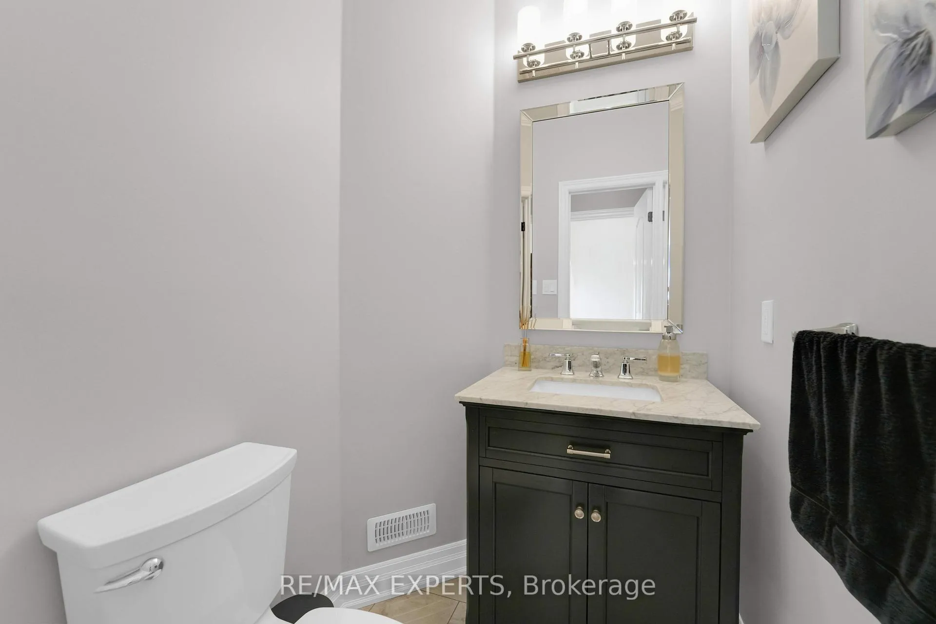 Photo 7 of 57 Gray Park Drive, Caledon, Bolton North — HOMEH