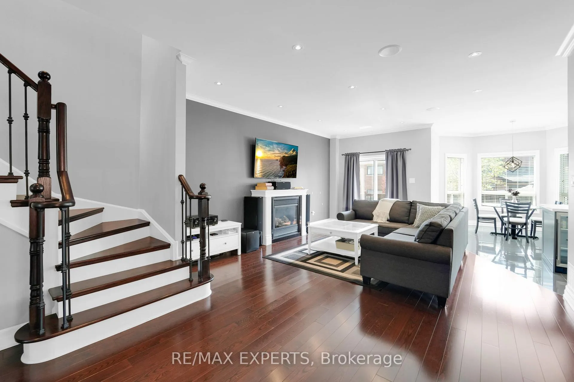 Photo 8 of 57 Gray Park Drive, Caledon, Bolton North — HOMEH