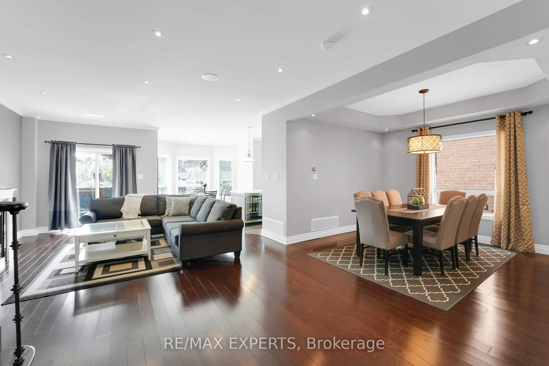 Photo 9 of 57 Gray Park Drive, Caledon, Bolton North — HOMEH
