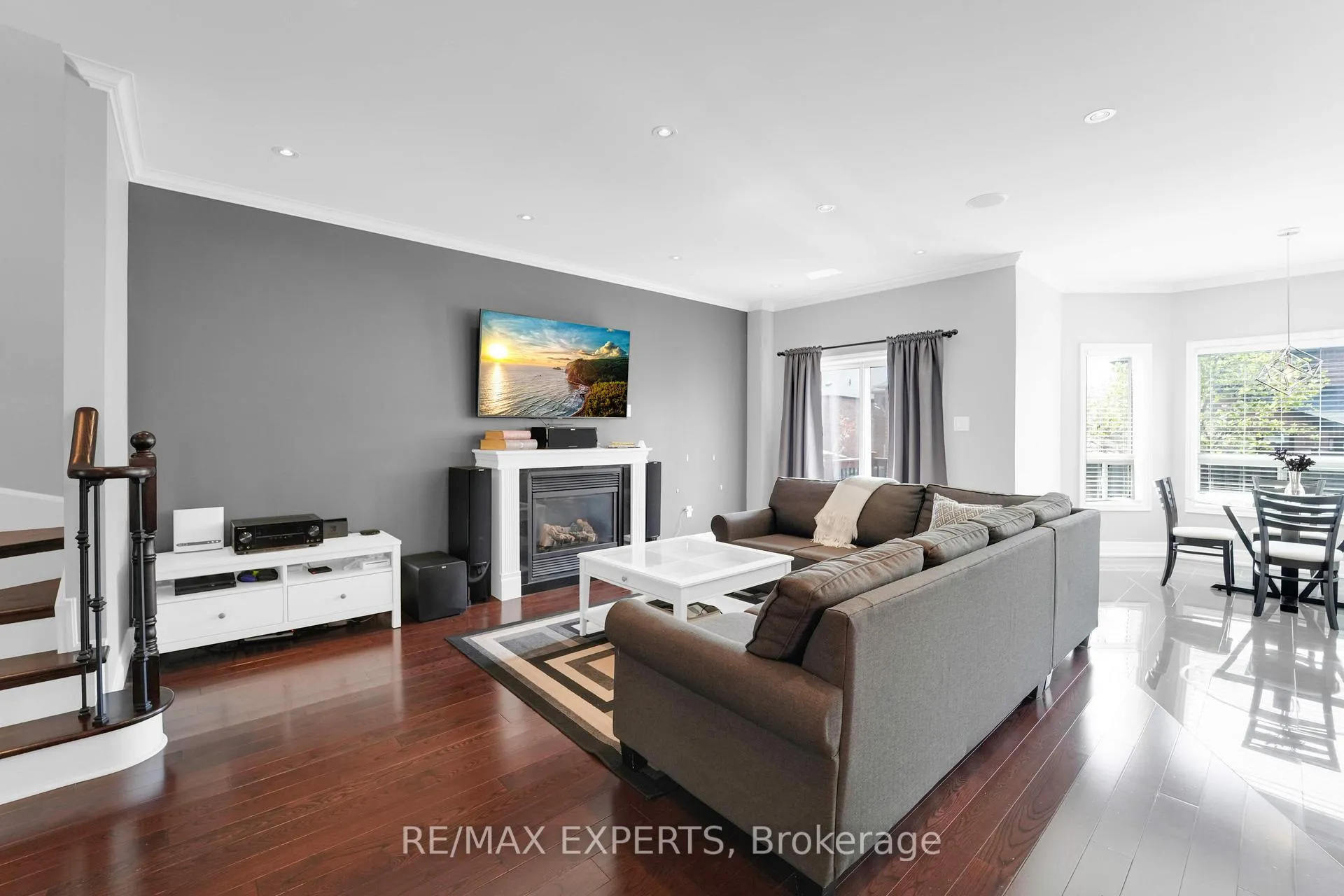 Photo 12 of 57 Gray Park Drive, Caledon, Bolton North — HOMEH