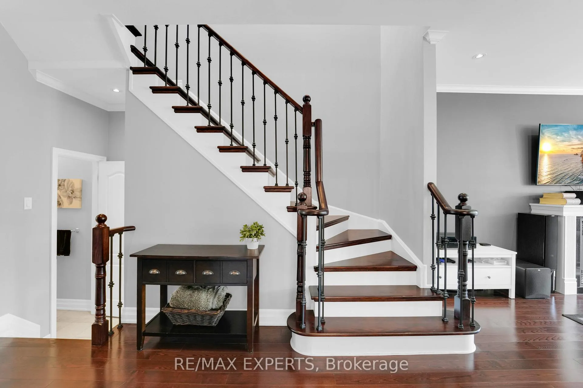 Photo 23 of 57 Gray Park Drive, Caledon, Bolton North — HOMEH