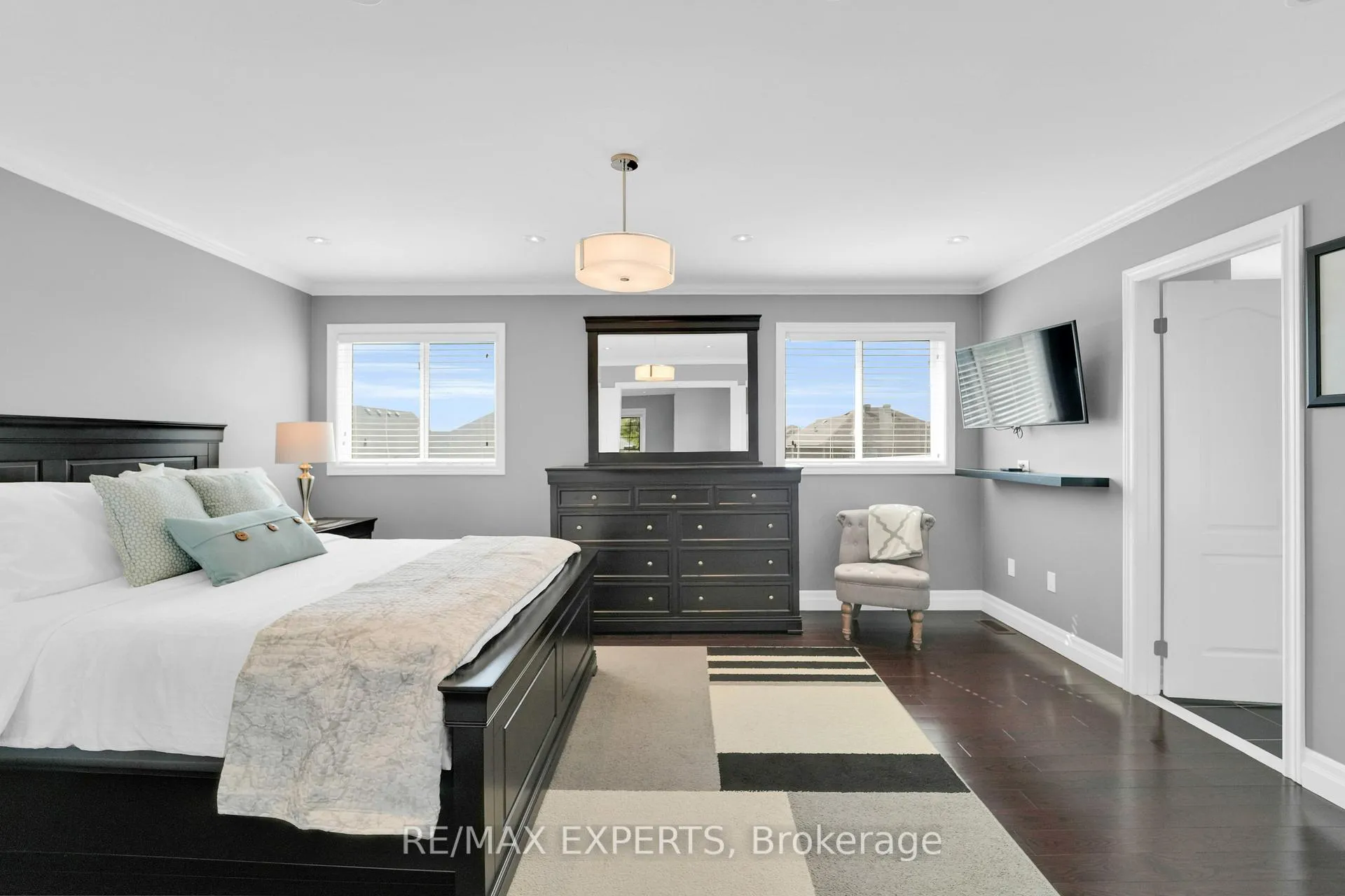Photo 24 of 57 Gray Park Drive, Caledon, Bolton North — HOMEH