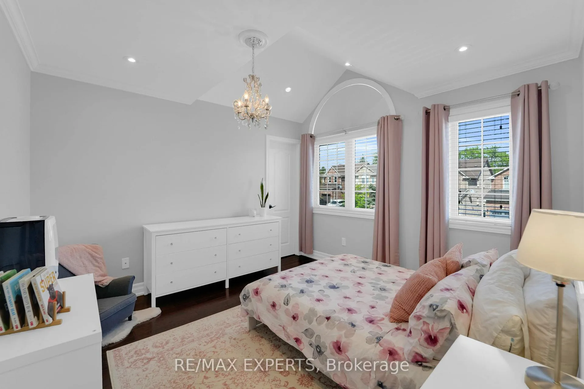 Photo 33 of 57 Gray Park Drive, Caledon, Bolton North — HOMEH