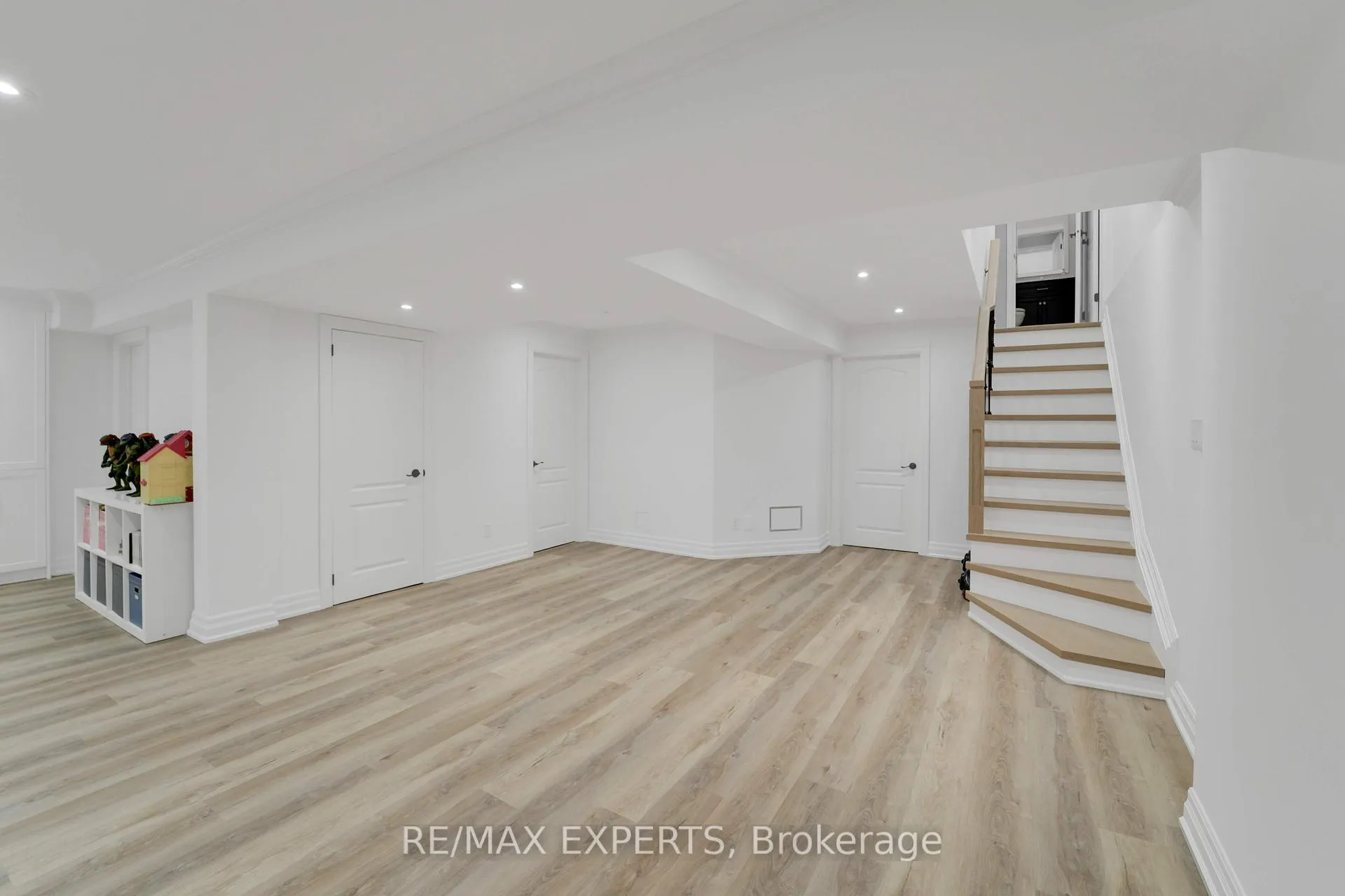 Photo 36 of 57 Gray Park Drive, Caledon, Bolton North — HOMEH