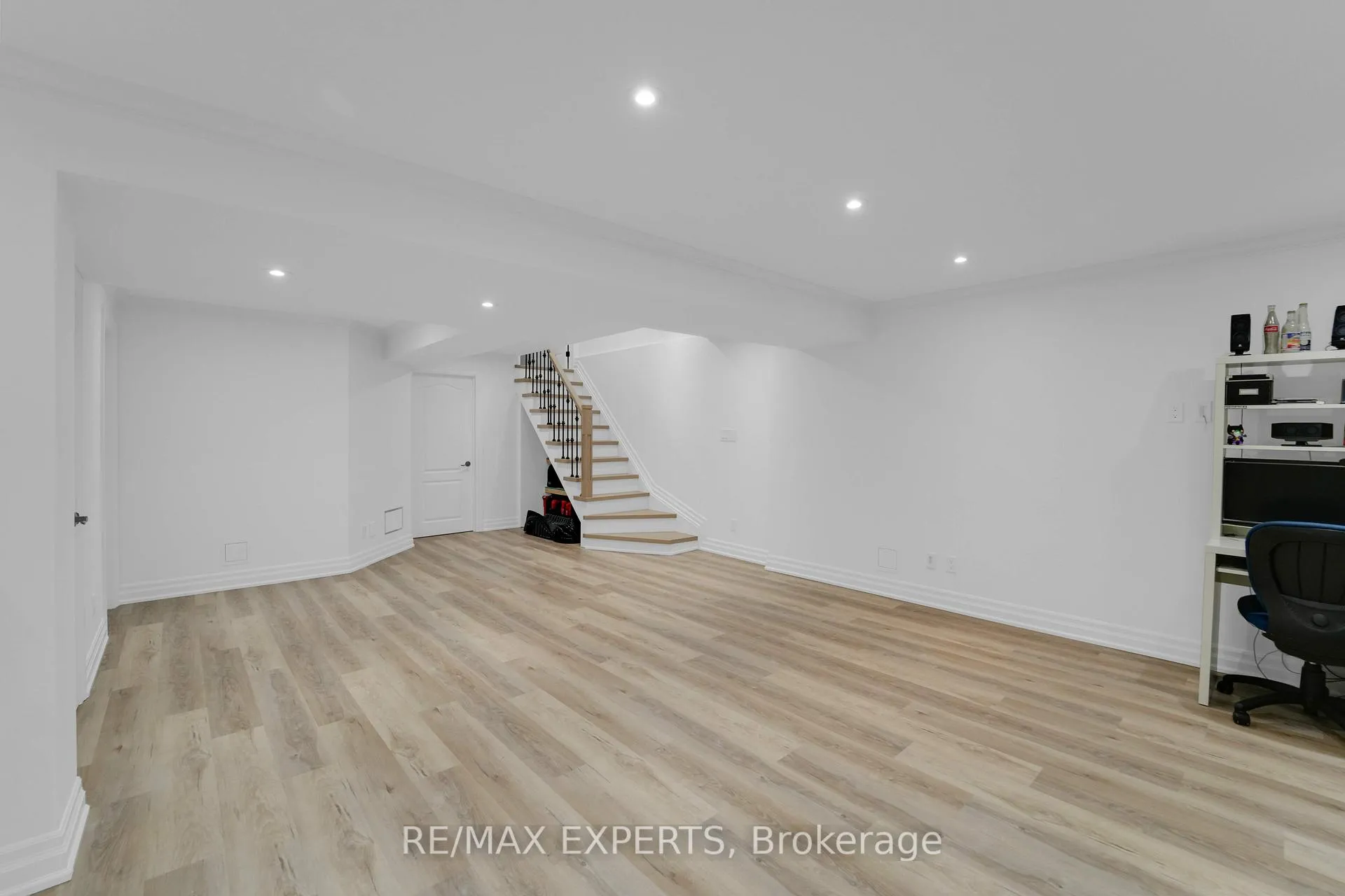 Photo 41 of 57 Gray Park Drive, Caledon, Bolton North — HOMEH