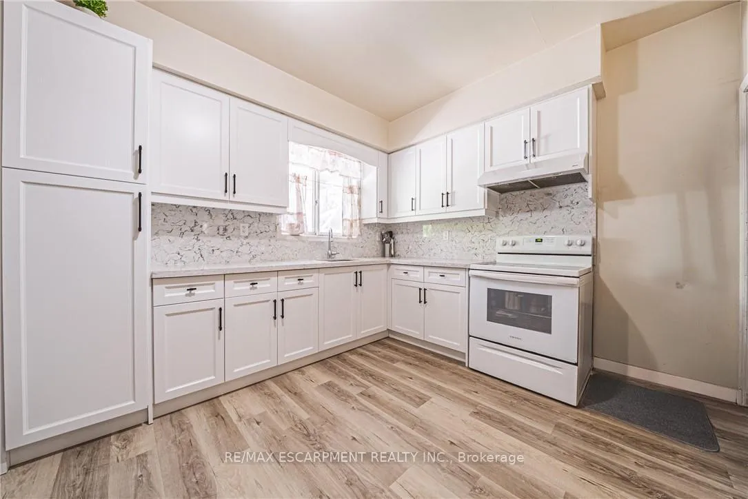 Photo 5 of 64 Kinrade Avenue, Hamilton, Gibson — HOMEH