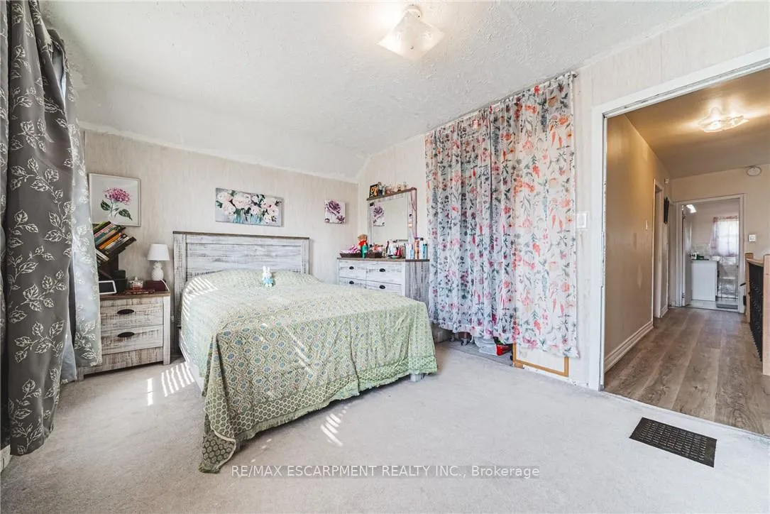 Photo 12 of 64 Kinrade Avenue, Hamilton, Gibson — HOMEH