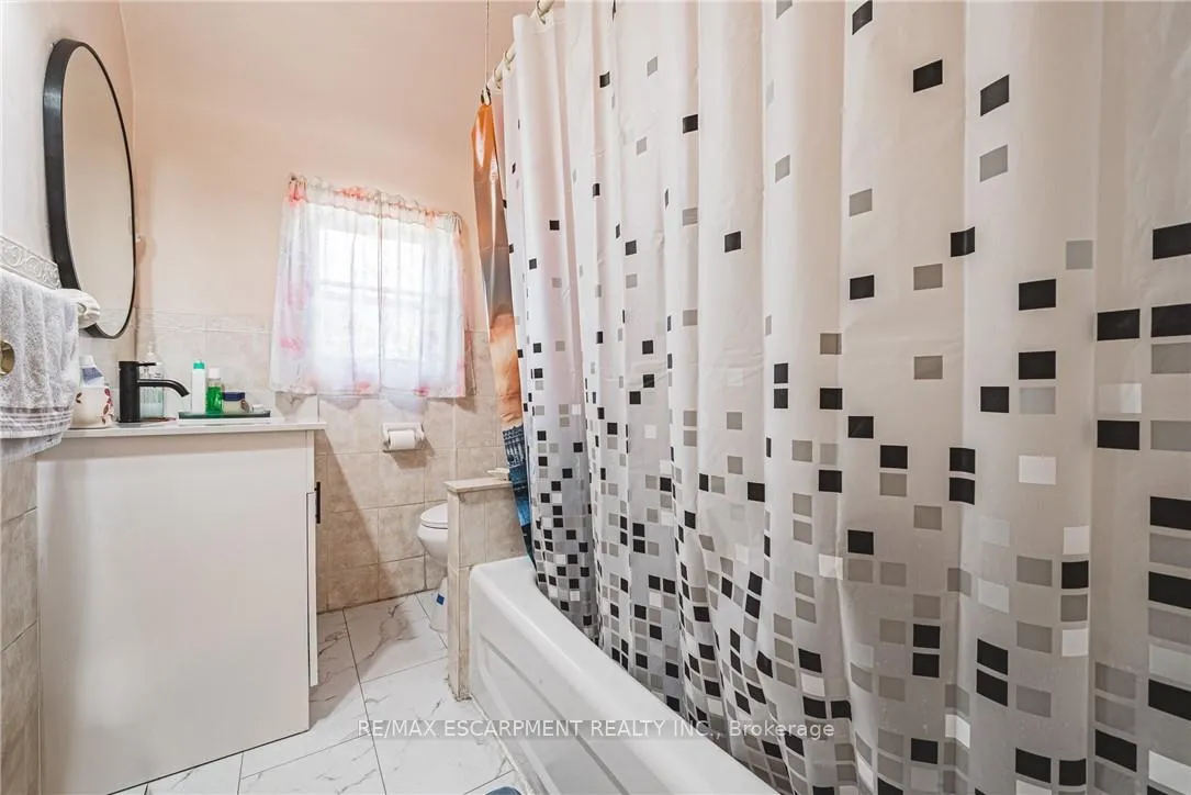 Photo 15 of 64 Kinrade Avenue, Hamilton, Gibson — HOMEH