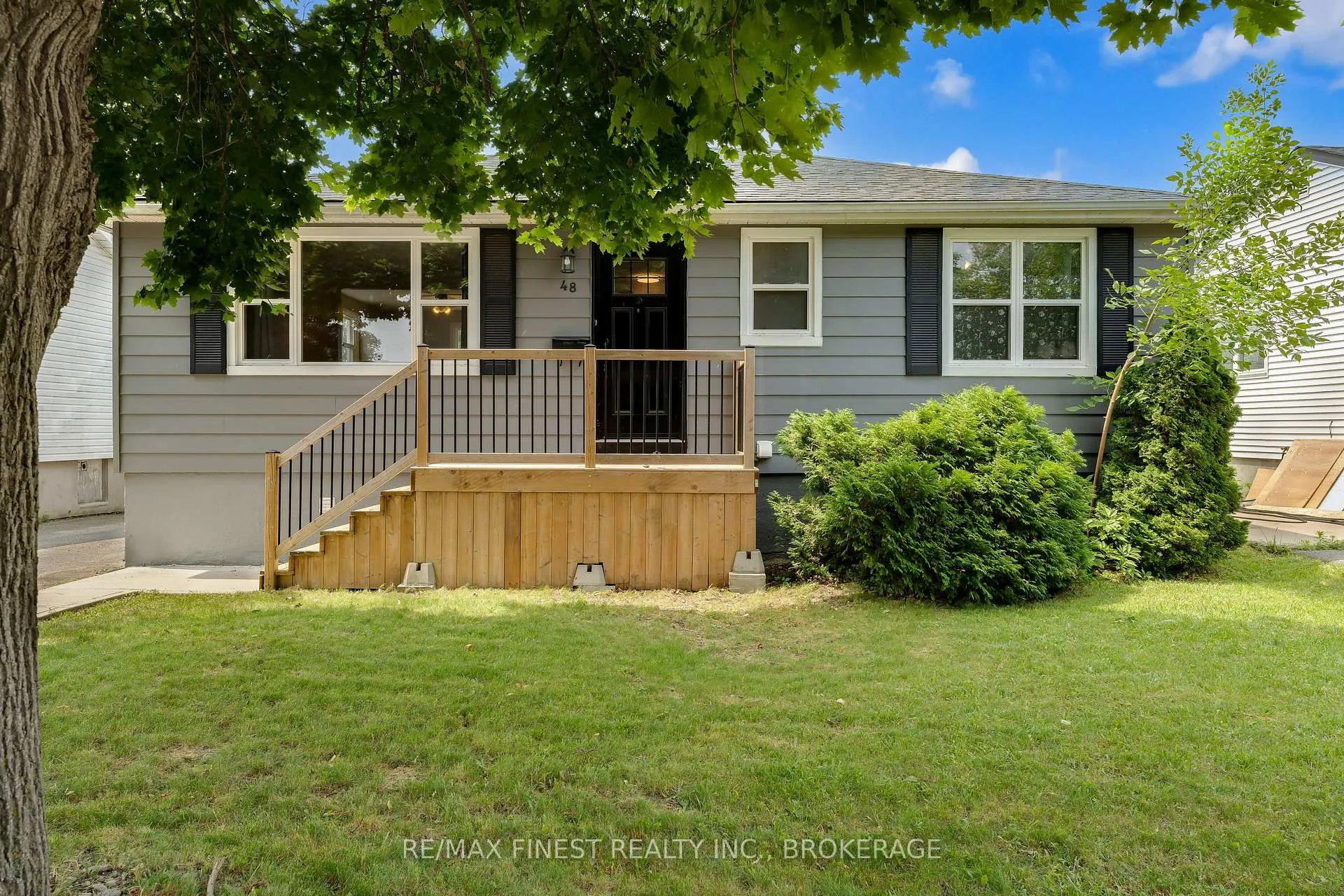 Photo 3 of 48 Brant Street, Kingston, East of Sir John A. Blvd — HOMEH