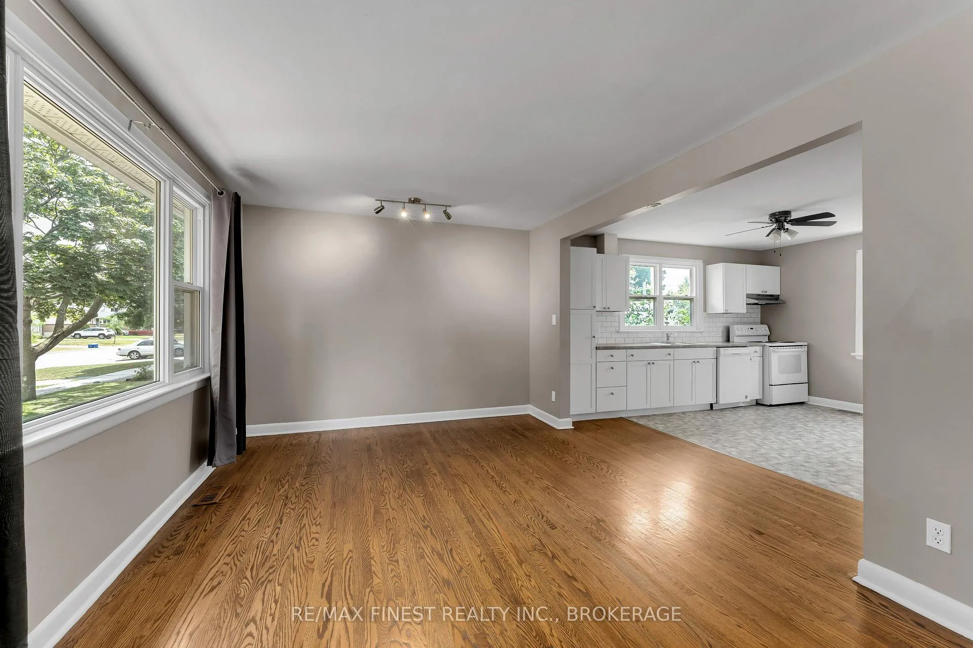 Photo 5 of 48 Brant Street, Kingston, East of Sir John A. Blvd — HOMEH