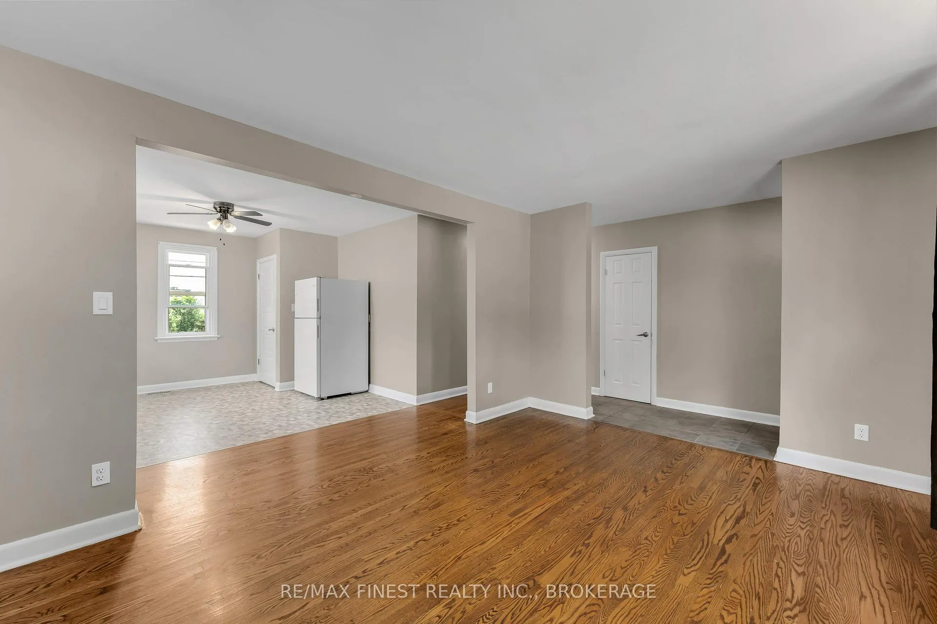 Photo 8 of 48 Brant Street, Kingston, East of Sir John A. Blvd — HOMEH