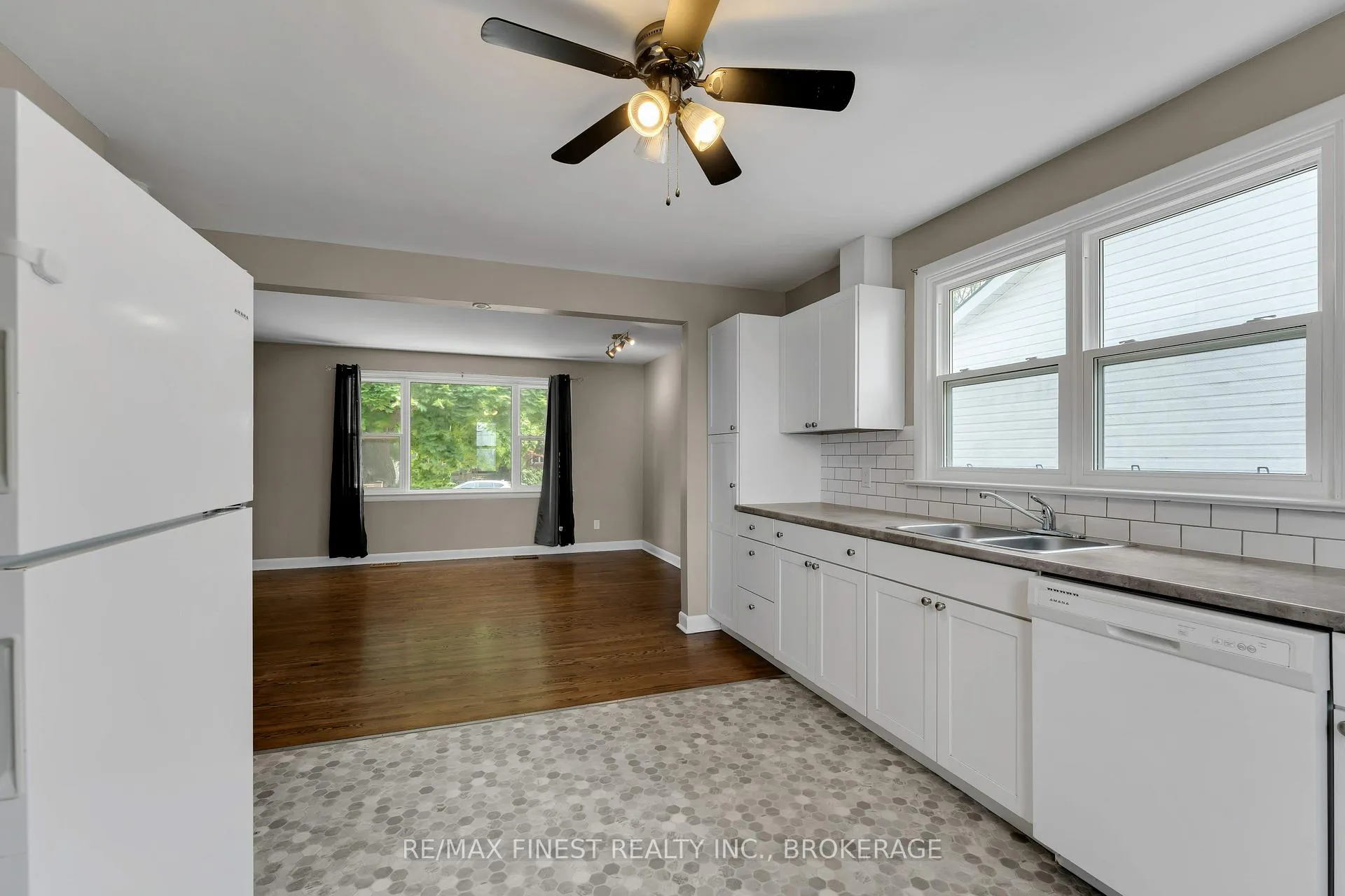 Photo 11 of 48 Brant Street, Kingston, East of Sir John A. Blvd — HOMEH