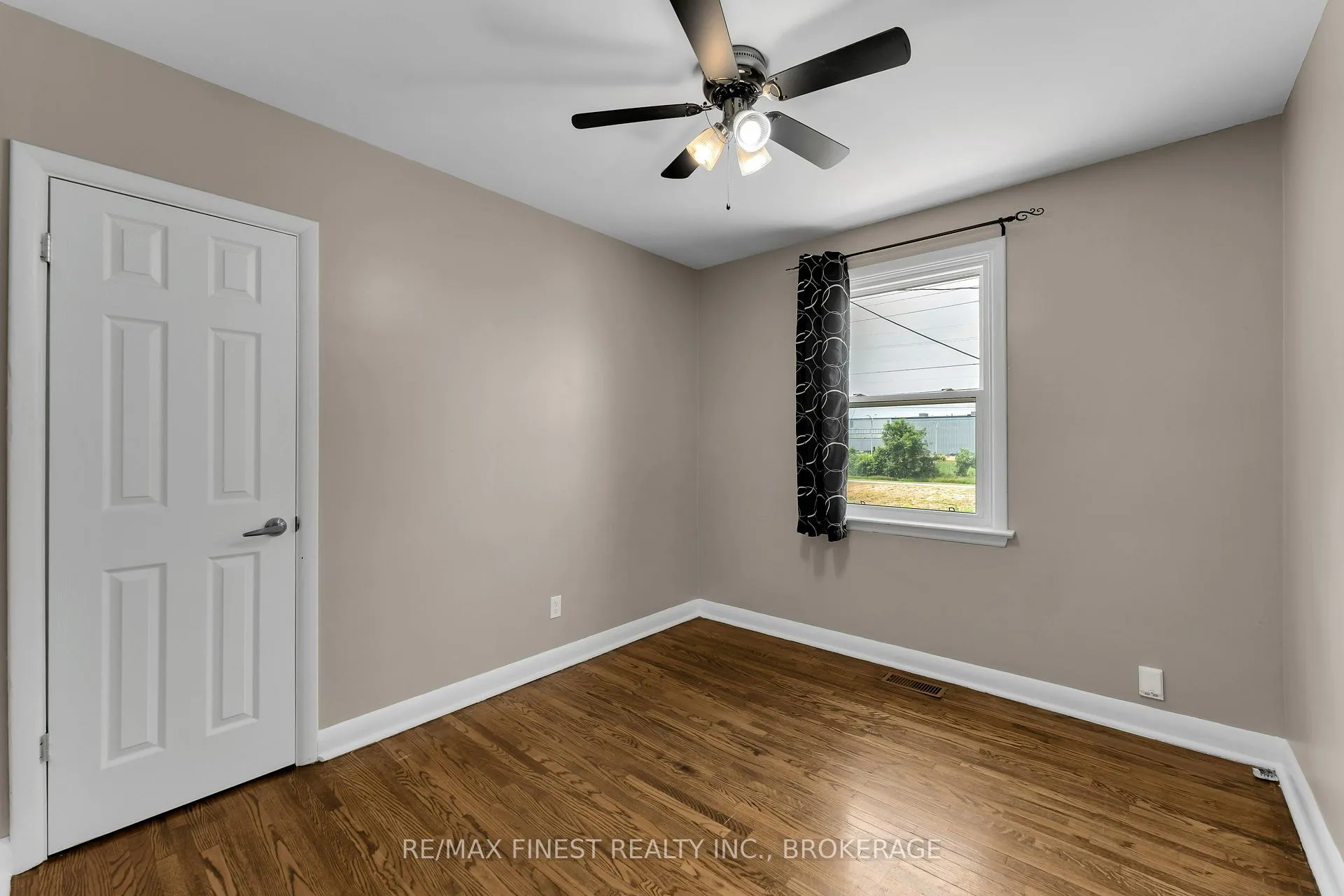 Photo 14 of 48 Brant Street, Kingston, East of Sir John A. Blvd — HOMEH