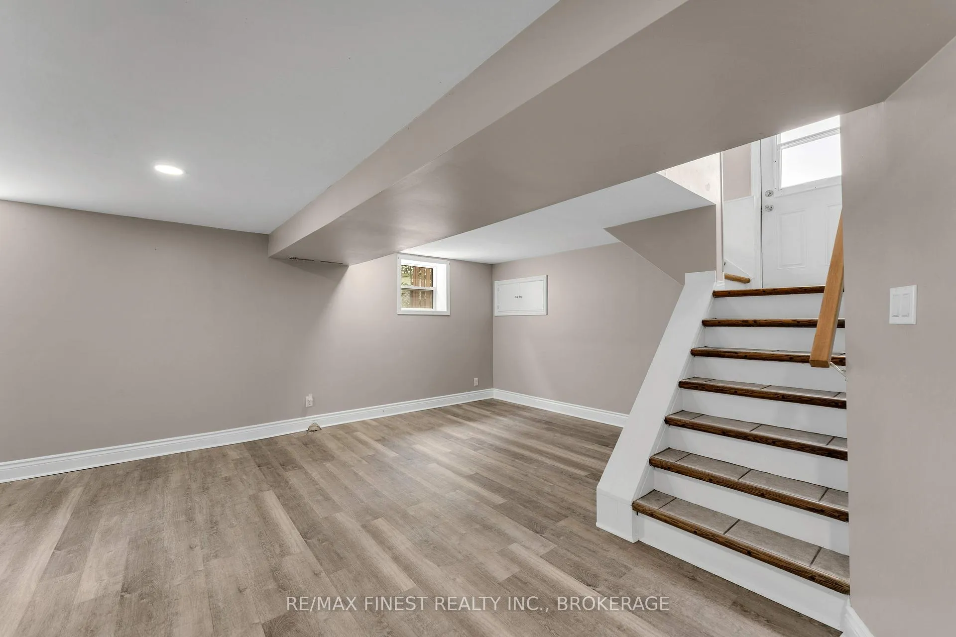 Photo 22 of 48 Brant Street, Kingston, East of Sir John A. Blvd — HOMEH