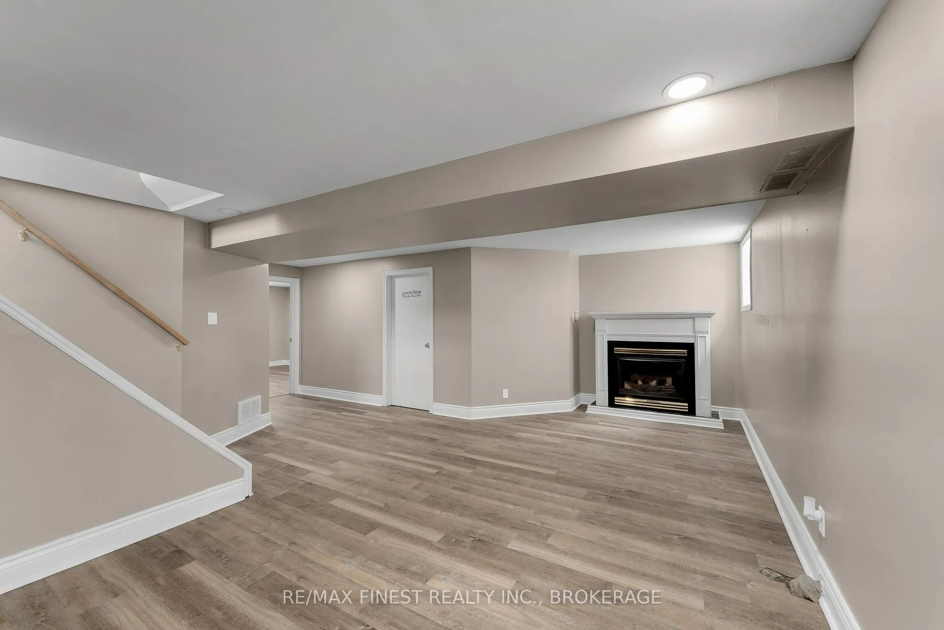 Photo 23 of 48 Brant Street, Kingston, East of Sir John A. Blvd — HOMEH
