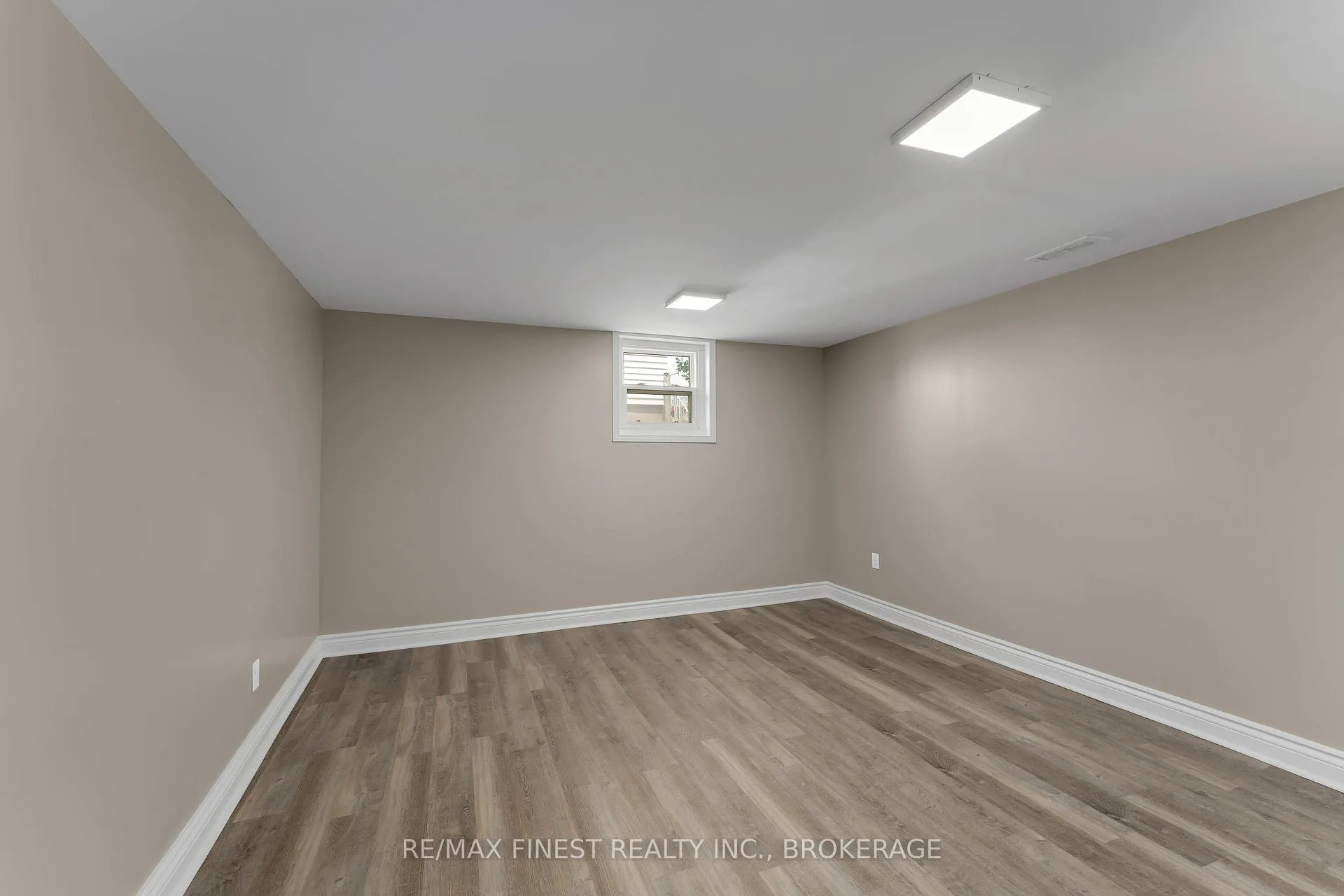 Photo 25 of 48 Brant Street, Kingston, East of Sir John A. Blvd — HOMEH