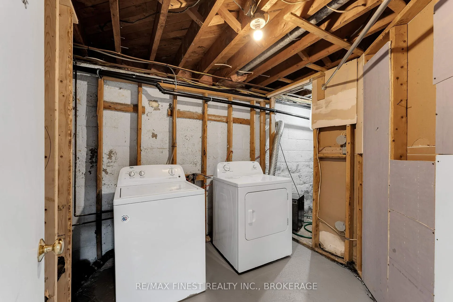 Photo 29 of 48 Brant Street, Kingston, East of Sir John A. Blvd — HOMEH