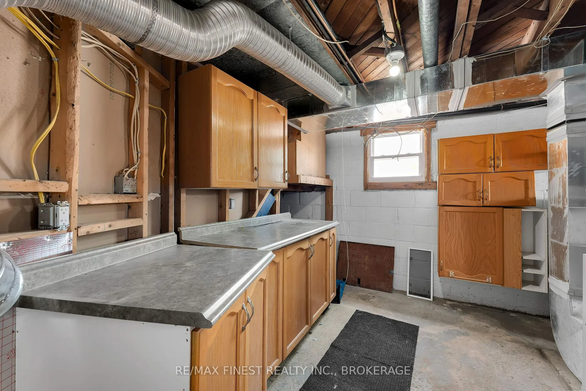 Photo 30 of 48 Brant Street, Kingston, East of Sir John A. Blvd — HOMEH